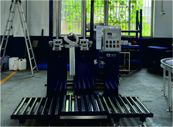 力固智能丨BDF-300D2防爆型原料自动定量灌装设备，顺利运往客户现场